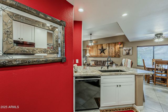 15205 N IVORY Drive B, Fountain Hills, AZ 85268