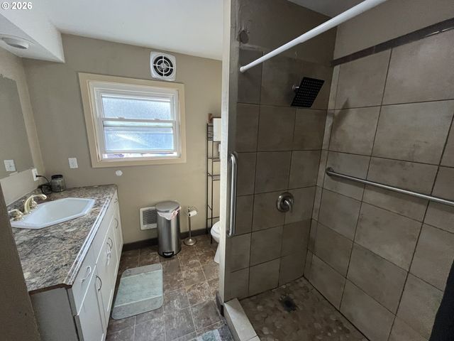 1010 HORN Ln, Eugene, OR 97404