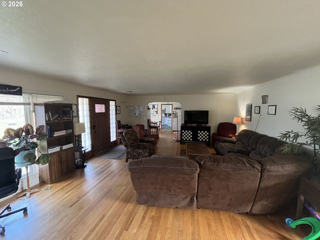 1010 HORN Ln, Eugene, OR 97404