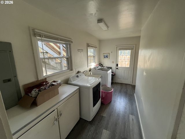 1010 HORN Ln, Eugene, OR 97404