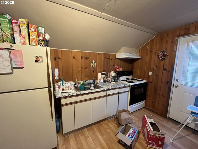 1010 HORN Ln, Eugene, OR 97404