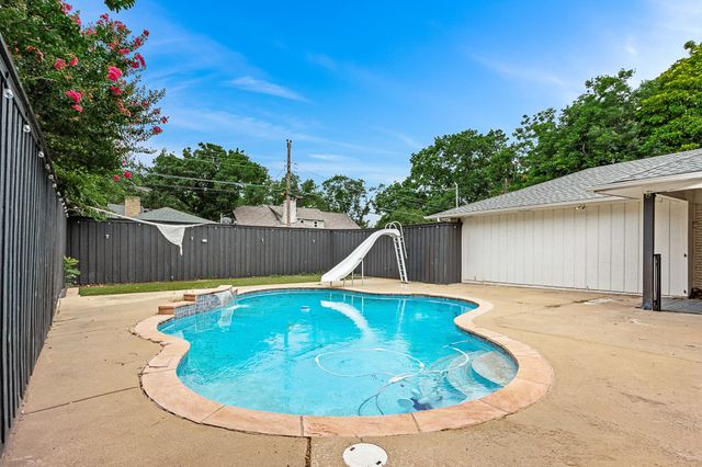 9412 Hunters Creek Drive, Dallas, TX 75243