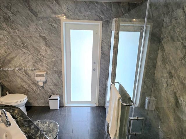 5240 SW 10th Ct, Plantation, FL 33317