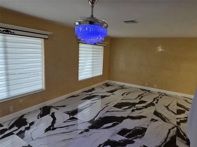 5240 SW 10th Ct, Plantation, FL 33317