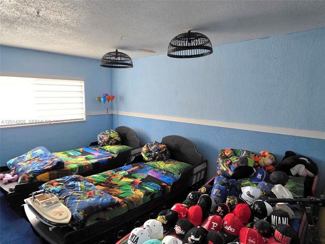 5240 SW 10th Ct, Plantation, FL 33317