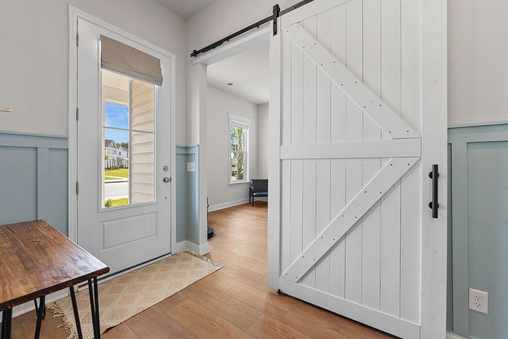 Image 4 of property listing at 156 Salt Yard Landing, Summerville, SC 29485
