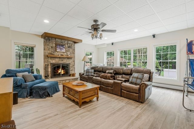 11 Monica Ct, Branchburg Twp., NJ 08876