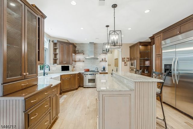11 Monica Ct, Branchburg Twp., NJ 08876