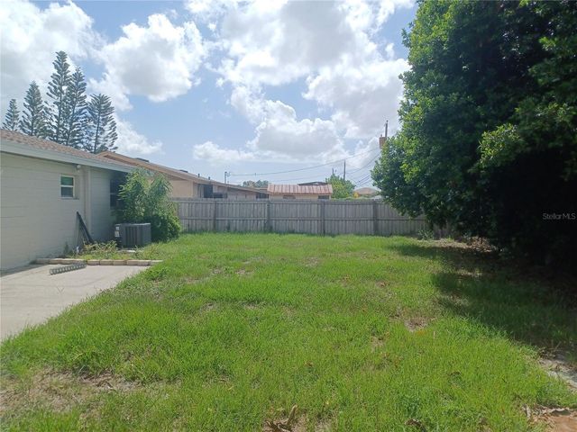 8448 76TH AVENUE, Seminole, FL 33777