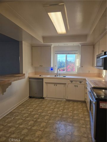 1360 Shadow Lane K, Fullerton, CA 92831