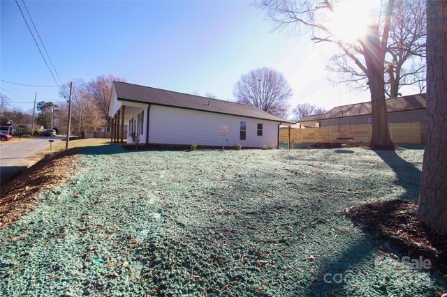 2417 Summit Avenue, Kannapolis, NC 28081