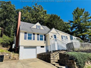 702 Forest Circle, South Charleston, WV 25303