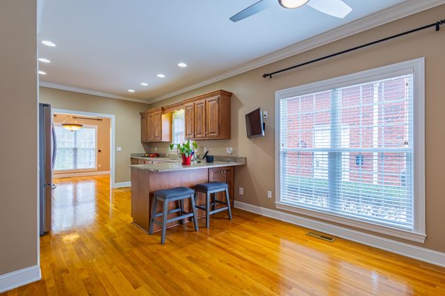 306 Hillcrest Dr, Tullahoma, TN 37388