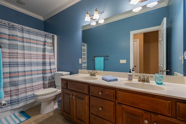 306 Hillcrest Dr, Tullahoma, TN 37388