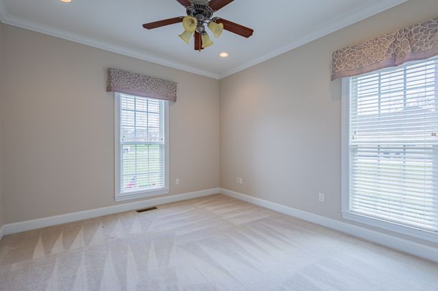 306 Hillcrest Dr, Tullahoma, TN 37388