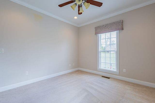 306 Hillcrest Dr, Tullahoma, TN 37388