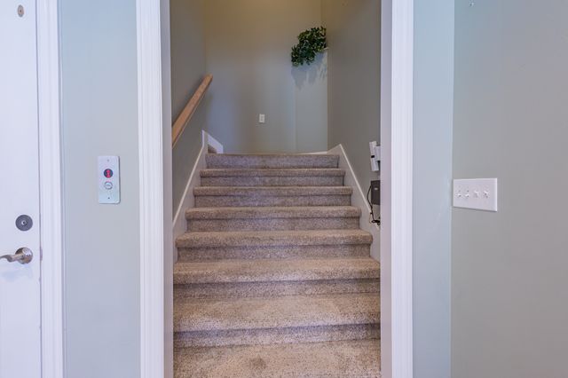 306 Hillcrest Dr, Tullahoma, TN 37388