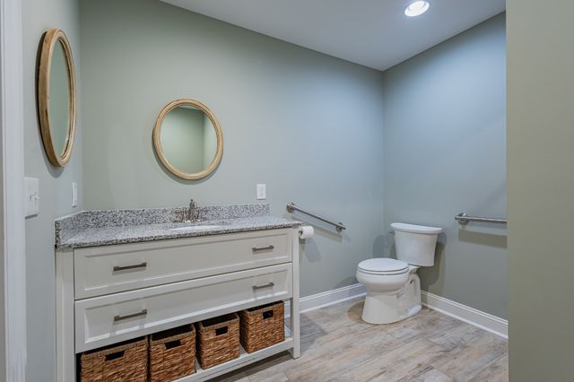 306 Hillcrest Dr, Tullahoma, TN 37388