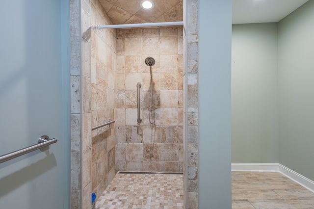 306 Hillcrest Dr, Tullahoma, TN 37388