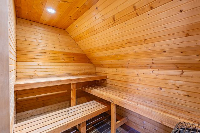 306 Hillcrest Dr, Tullahoma, TN 37388