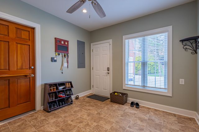 306 Hillcrest Dr, Tullahoma, TN 37388