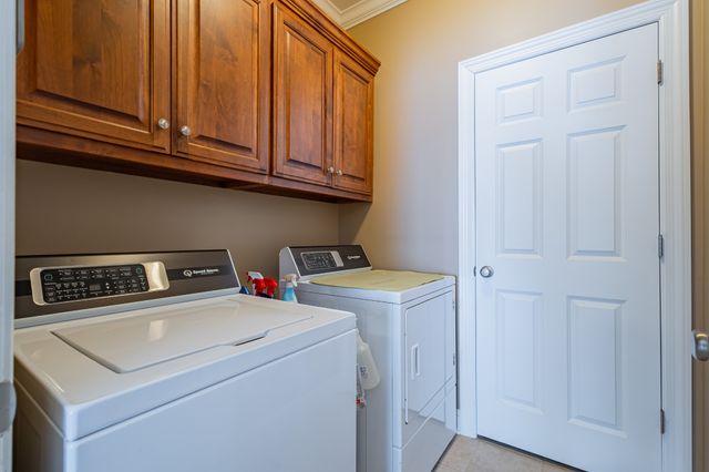 306 Hillcrest Dr, Tullahoma, TN 37388