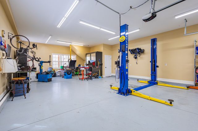 306 Hillcrest Dr, Tullahoma, TN 37388