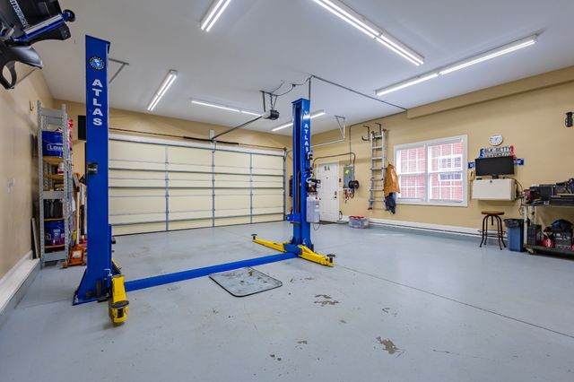 306 Hillcrest Dr, Tullahoma, TN 37388