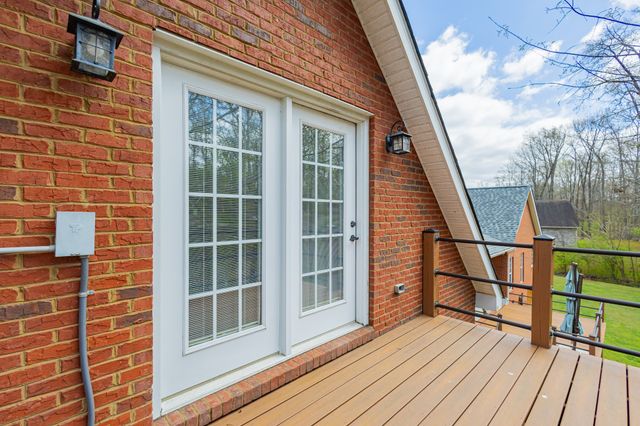 306 Hillcrest Dr, Tullahoma, TN 37388