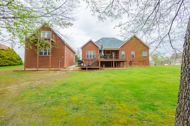 306 Hillcrest Dr, Tullahoma, TN 37388