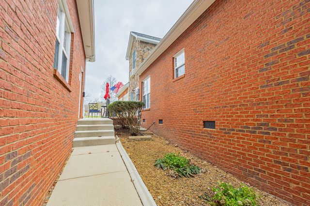 306 Hillcrest Dr, Tullahoma, TN 37388