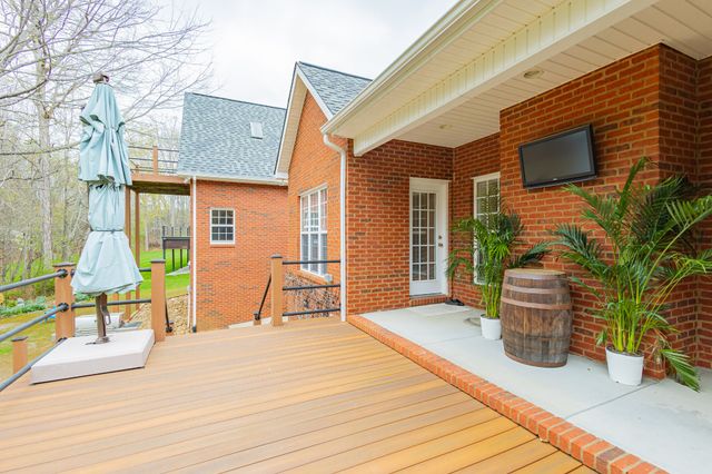 306 Hillcrest Dr, Tullahoma, TN 37388