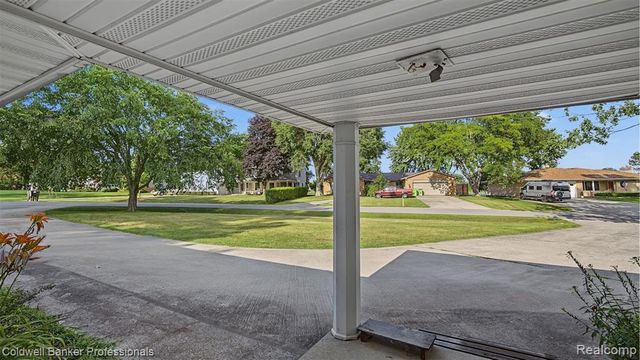 430 Spezia Drive, Oxford, MI 48371