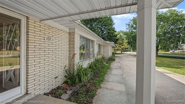 430 Spezia Drive, Oxford, MI 48371