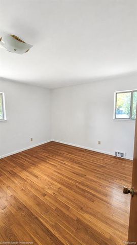 430 Spezia Drive, Oxford, MI 48371