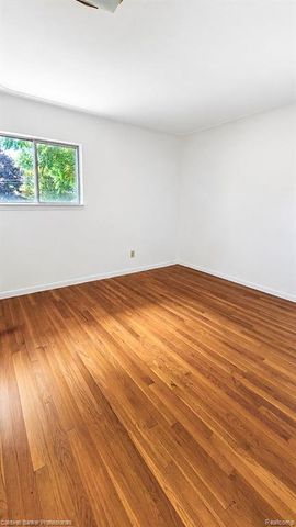 430 Spezia Drive, Oxford, MI 48371