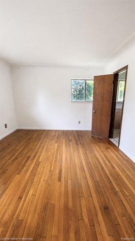 430 Spezia Drive, Oxford, MI 48371
