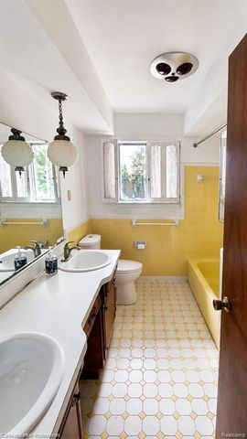 430 Spezia Drive, Oxford, MI 48371