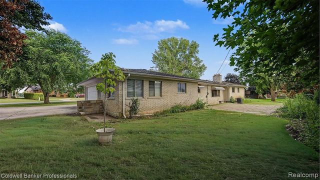 430 Spezia Drive, Oxford, MI 48371
