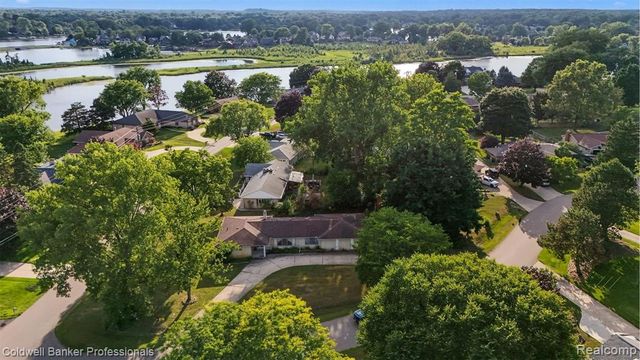 430 Spezia Drive, Oxford, MI 48371