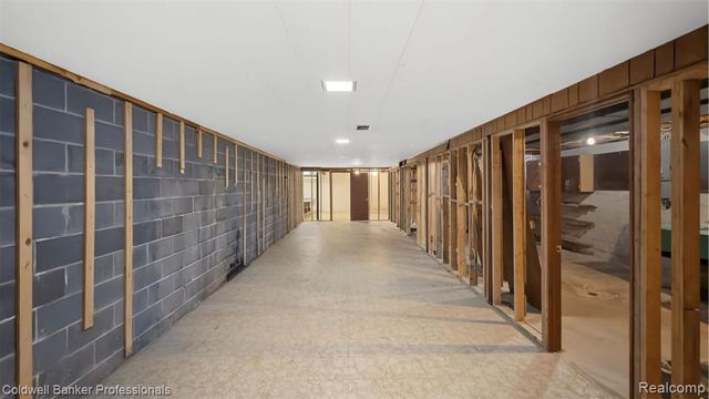 430 Spezia Drive, Oxford, MI 48371