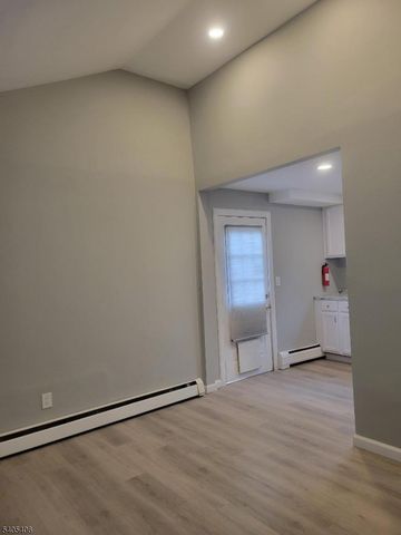 16 Beech Ct, Ringwood Boro, NJ 07456