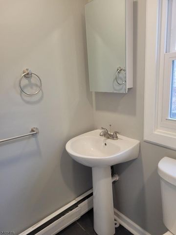 16 Beech Ct, Ringwood Boro, NJ 07456