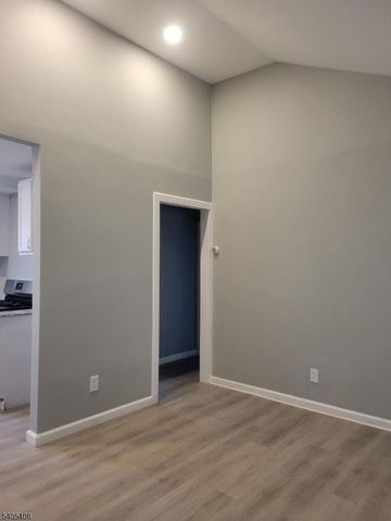 16 Beech Ct, Ringwood Boro, NJ 07456