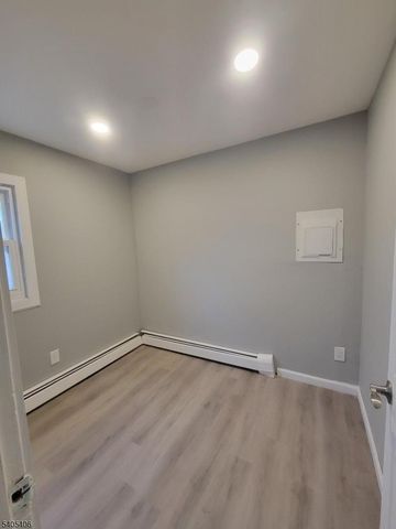 16 Beech Ct, Ringwood Boro, NJ 07456