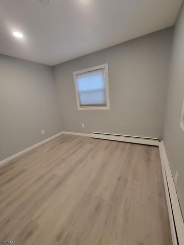 16 Beech Ct, Ringwood Boro, NJ 07456