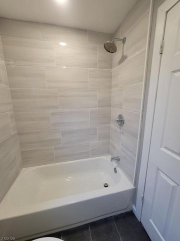 16 Beech Ct, Ringwood Boro, NJ 07456