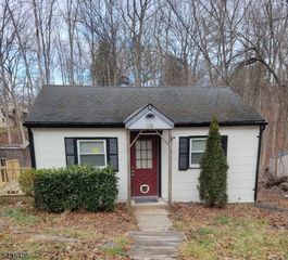 16 Beech Ct, Ringwood Boro, NJ 07456