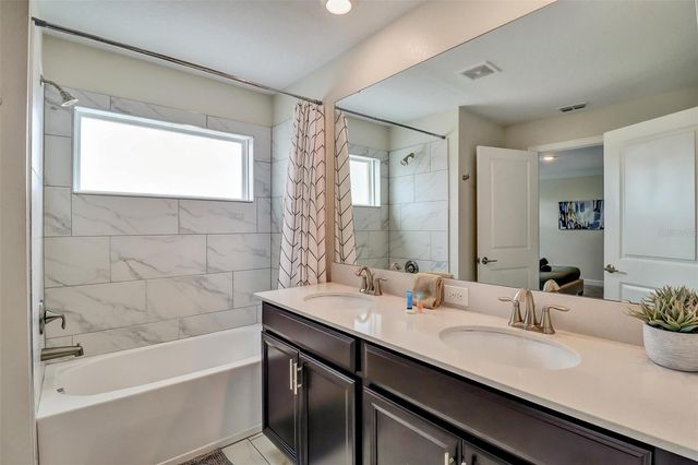 1184 CHALLENGE DRIVE, Davenport, FL 33896