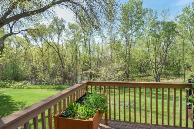 910 94th Avenue NE, Blaine, MN 55434